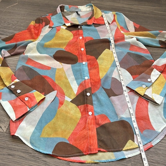 Pretty Little Thing | Multi Abstract Printed Oversized Button Up Blouse Size 4 - Picture 12 of 16